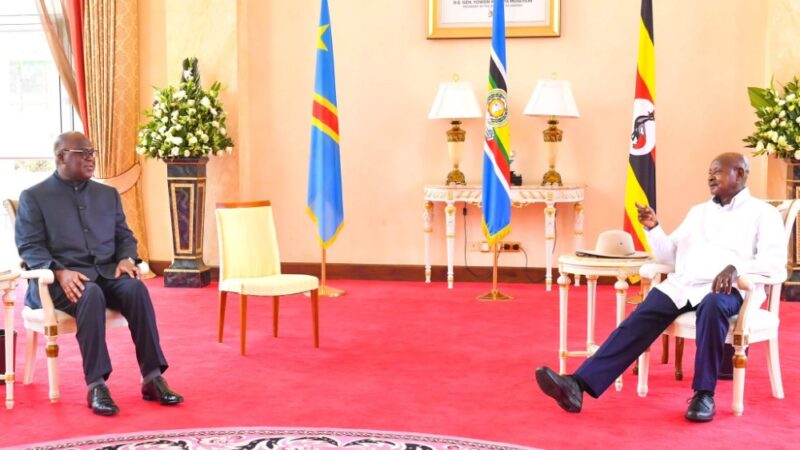 Perezida Félix Antoine Tshisekedi yagiriye uruzinduko i Kampala muri Uganda aho yagiranye ikiganiro na Perezida Yoweri Kaguta Museveni