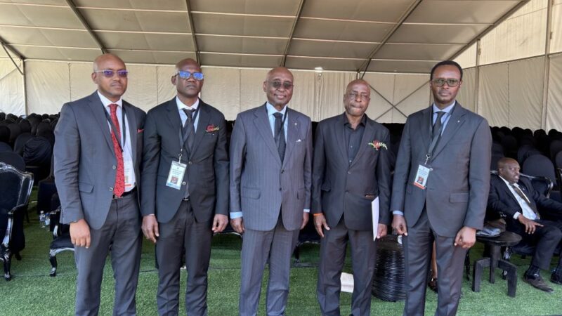 Donald Kaberuka yahagarariye Perezida Kagame mu gushyingura Tito Mboweni