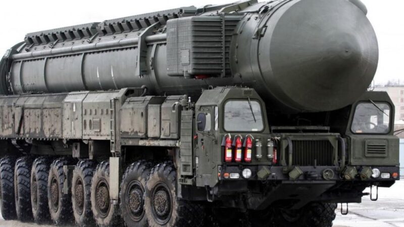 Perezida Putin w’u Burusiya yategetse ko ibisasu 2 karahabutaka bya missile zizwi nka Satan ko bitegurwa