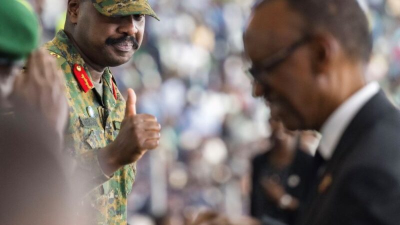 Gen. Muhoozi yongeye kuri koroza avuga ko Imana ari umwirabura w’umunyafurika