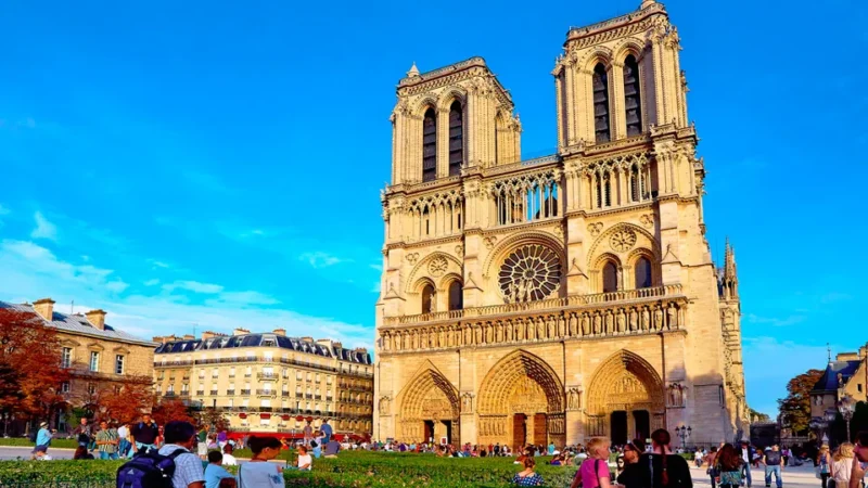 Paris: Donald Trump, Perezida watowe wa Leta Zunze Ubumwe za Amerika, yemeje ko azajya mu mihango yo gufungura Kiliziya yitwa “Notre-Dame”