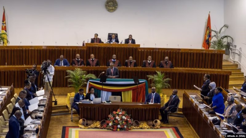 Mozambique: Yarahije abagize  inteko ishinga amategeko yayo nshya