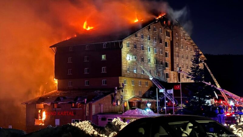 Turkiya: Inkongi ikomeye y’umuriro yibasiye hotel