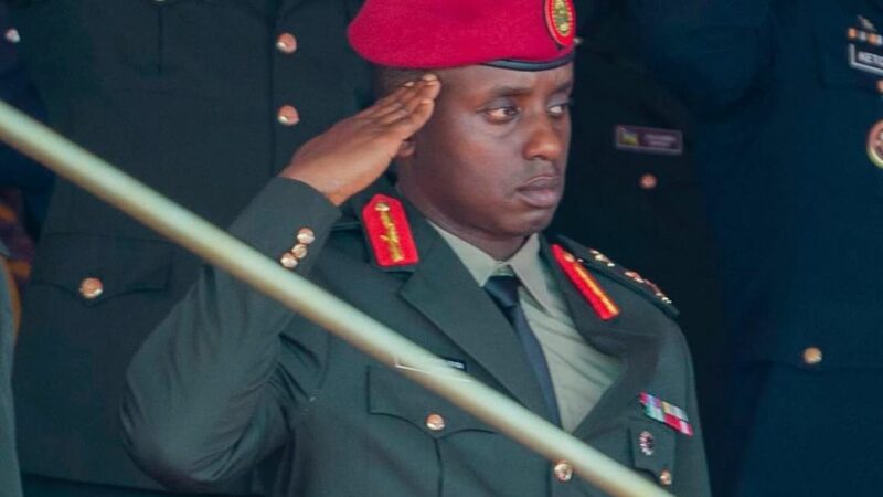 Perezida Paul Kagame yakoze impinduka mu ngabo zu Rwanda