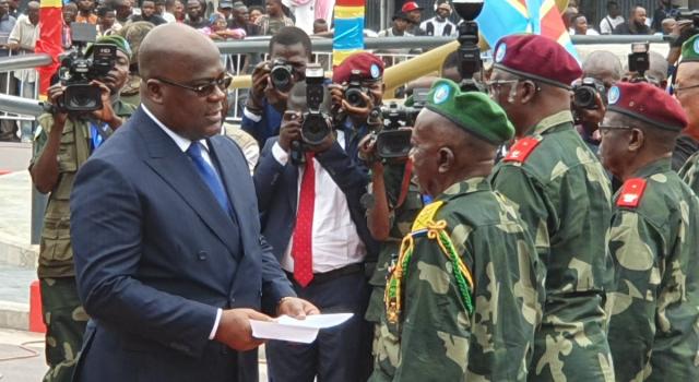 Umusirikare wa FARDC uri ku rugamba afata nibura 500$  Tshisekedi
