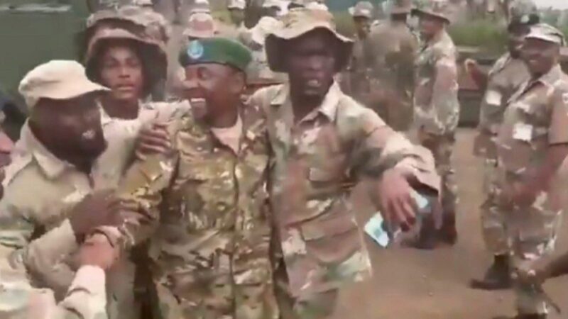 Lt. Col Willy Ngoma yahawe akazina kakabyiniriro ka “Quickly”  n’abasirikare ba SADC