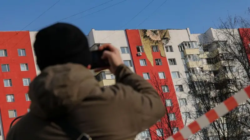 Uburusiya Buvuga ko Ukraine Yakoze Igitero Cya Drones Zirenga 100 mu Bice Bitandukanye by’Igihugu