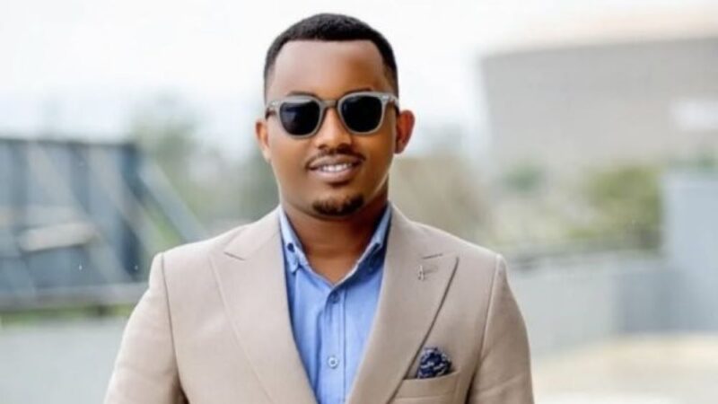 Amagambo Ngabo yavuze kuri Tom Close yateje impaka mu muziki nyarwanda