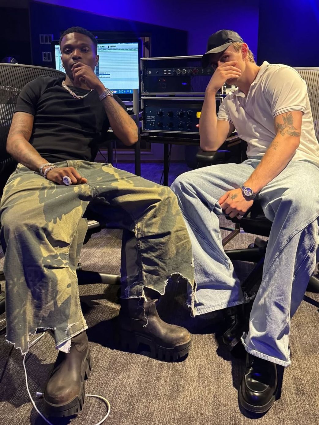 Wizkid yatangaje indirimbo nshya yahuriyemo na Young Jonn, anavuga kuri album nshya