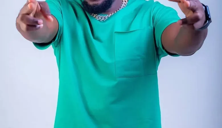 David Lutalo yikomye bashinja Eddy Kenzo bavuga ko yabimye inkunga ya Leta