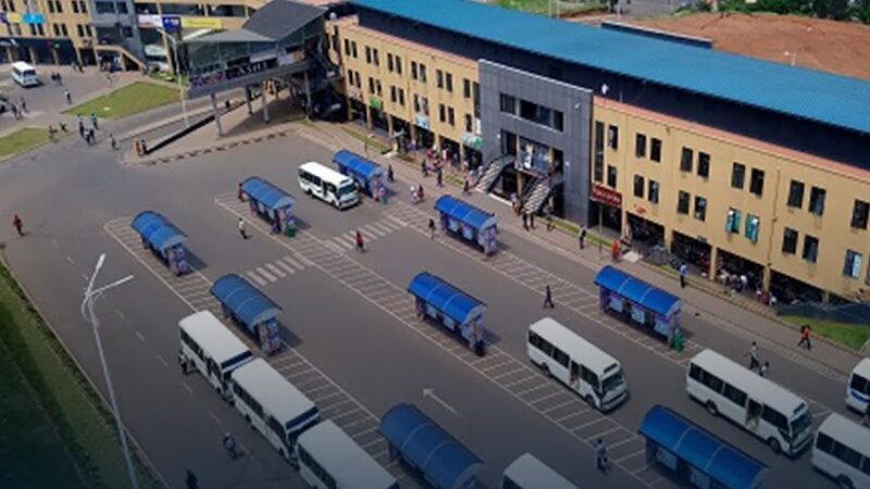 Kigali: Imodoka zitwara abagenzi mu buryo bwa rusange zidakoresha amashanyarazi zigiye guhagarikwa