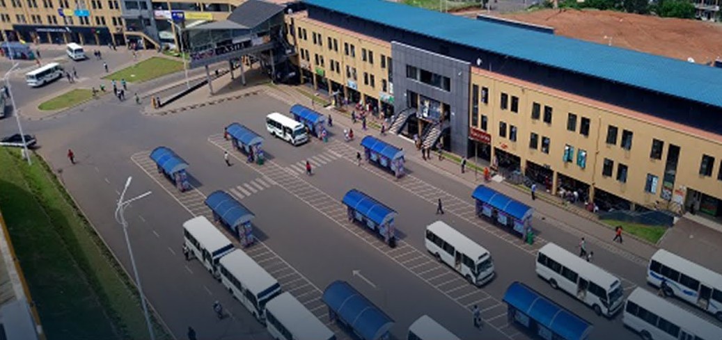 Kigali: Imodoka zitwara abagenzi mu buryo bwa rusange zidakoresha amashanyarazi zigiye guhagarikwa