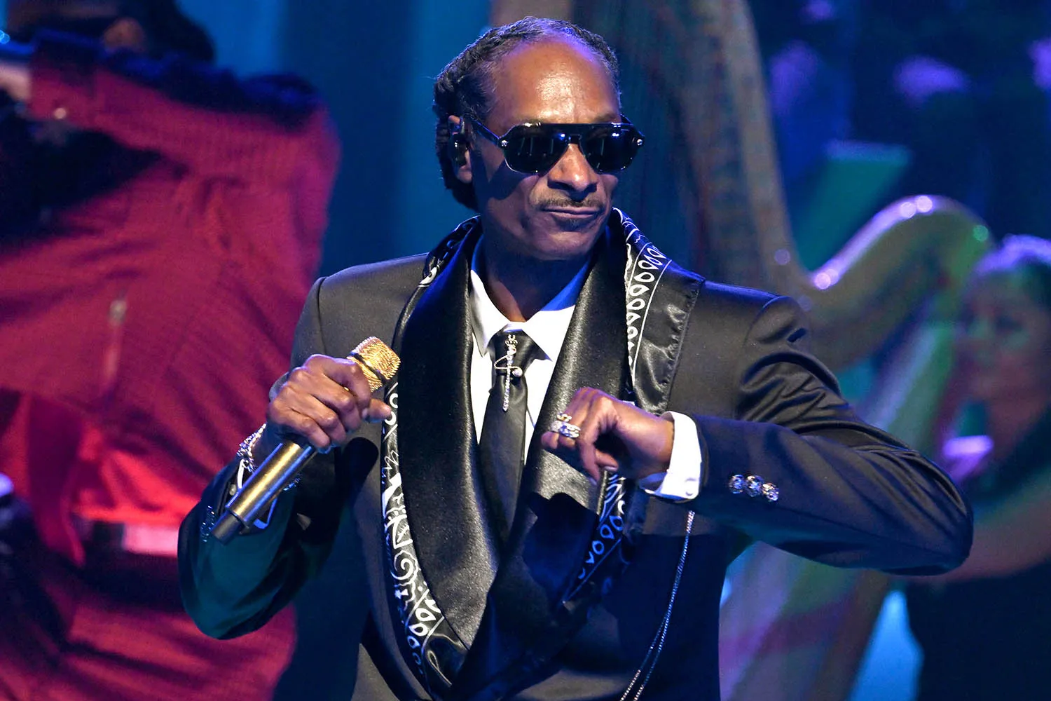 Snoop Dogg yanenze uburyo LGBTQ+ igaragazwa mu mafirime y’abana