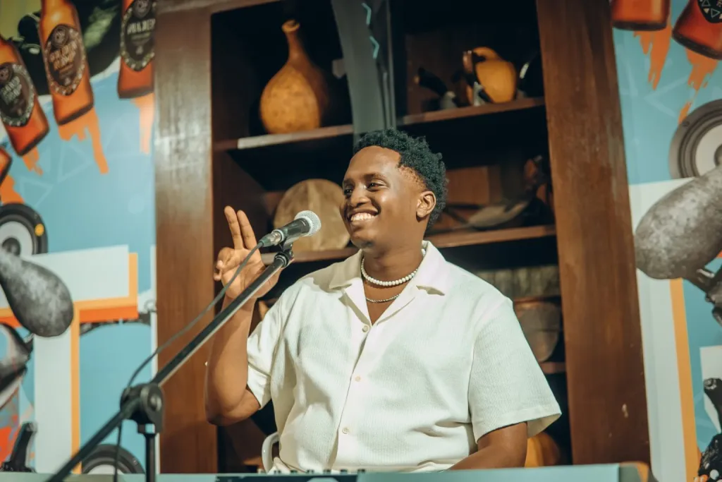 Joshua Baraka yanditse amateka mashya , aba Umunya-Uganda wa mbere ukurikiranwa na miliyoni 1 kuri Spotify