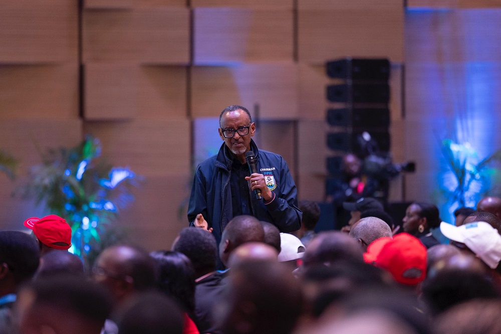 Uwampa ngo babankubitire – Perezida Kagame