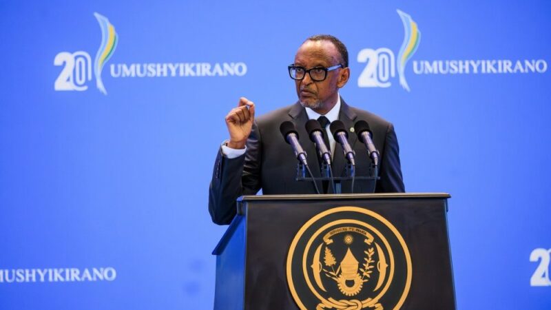 Perezida Paul Kagame yasobanuye impamvu yigeze kuvuga ko atazi ko ingabo zu Rwanda ziri muri congo
