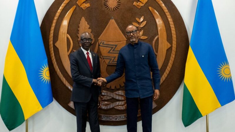 Perezida Kagame yaganiriye n’abayobozi muri OMS na GAVI mu guteza imbere ubuzima mu Rwanda