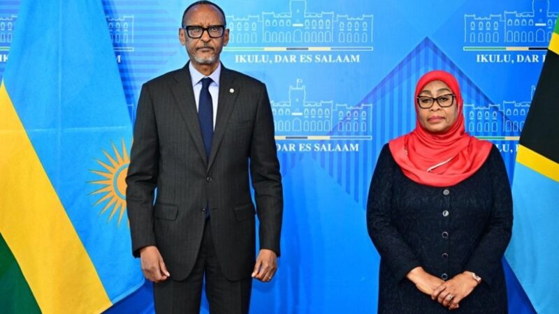 Perezida Kagame na Samia Suluhu bagiranye ibiganiro