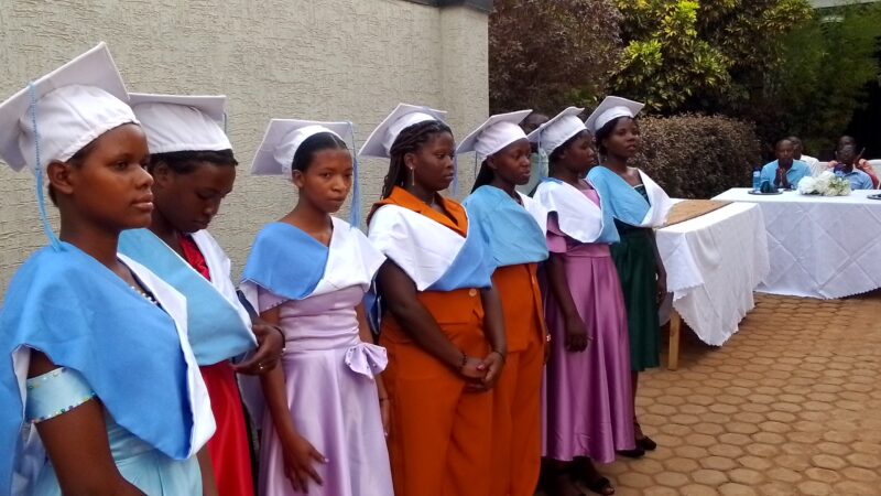 Abarangije kwiga ubudozi muri ARDPE basabwe kujyana ku isoko ry’umurimo ubunyamwuga, guhanga udushya no kwakira neza ababagana