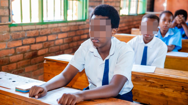 Kuki amashuri yigenga yakomeje guhigika aya Leta mu bizamini bisoza abanza?